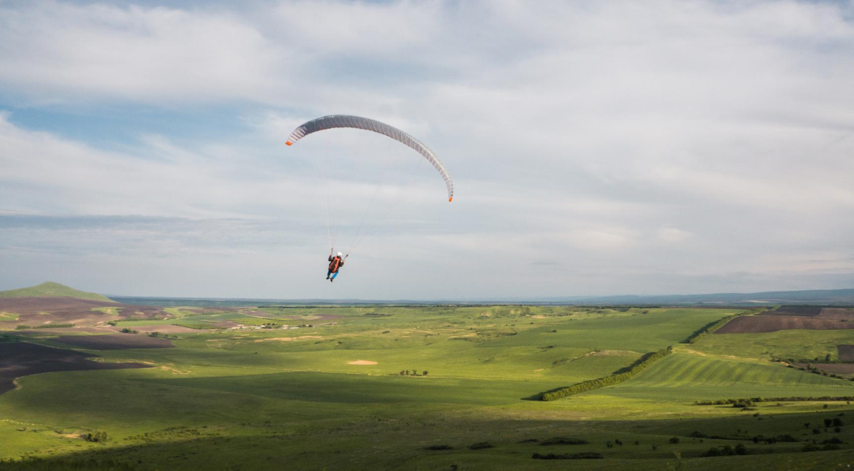 Nederlandse paraglider crasht in hoogspanningslijn in Oostenrijk