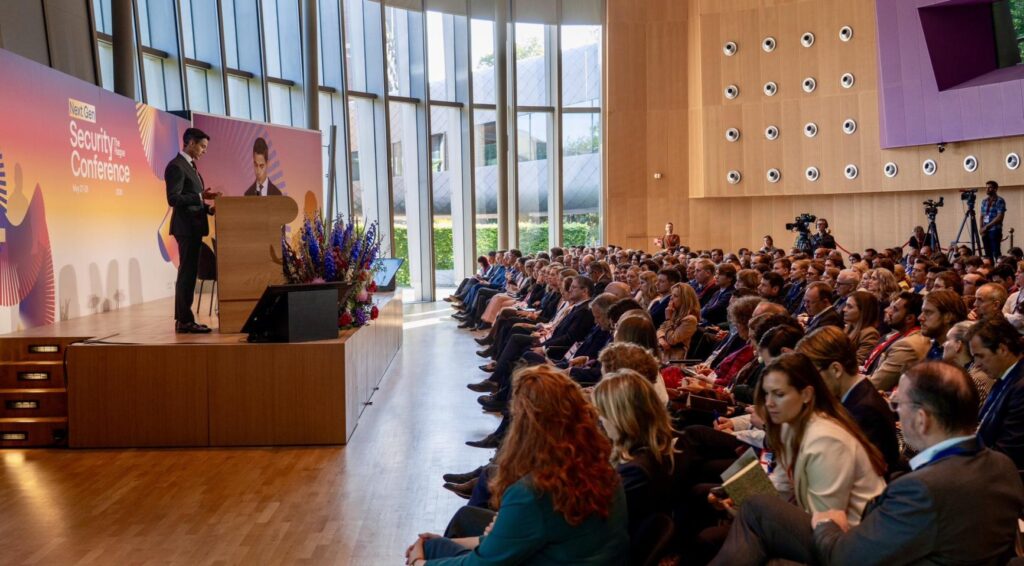 Nederlandse premier: verhouding met de VS is “irreversibel” veranderd; Trump vraagt China om samenwerking tegen het ICC