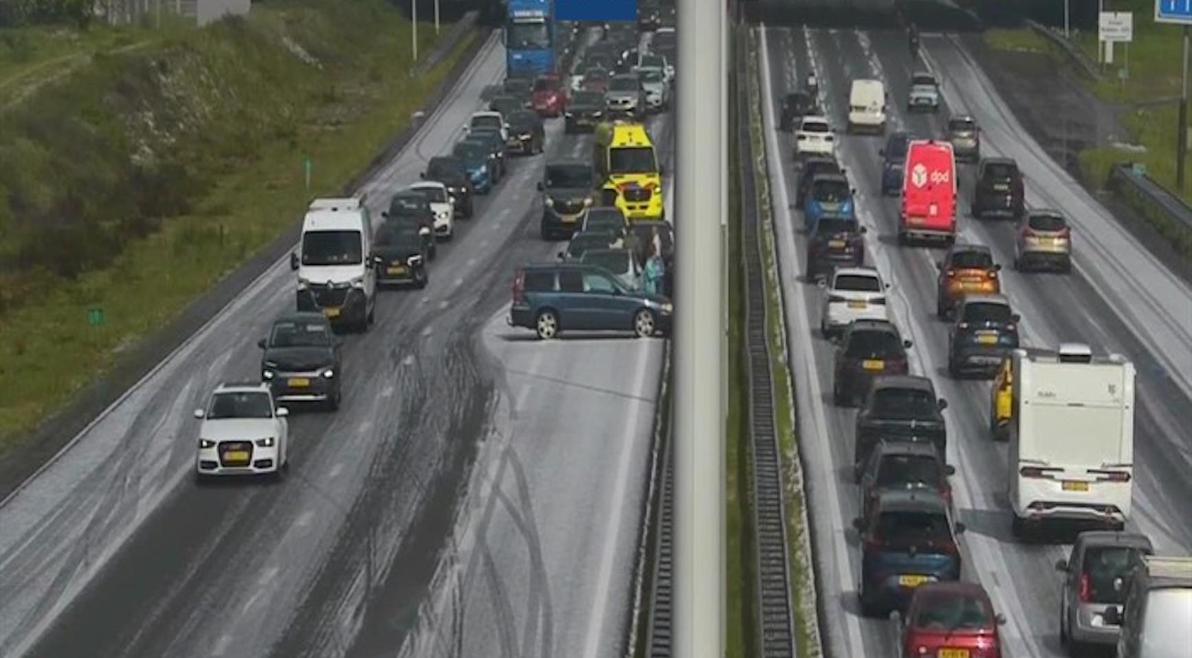 Nederlandse wegen ervaren drukste spits van 2026 met meer dan 1.000 km aan files