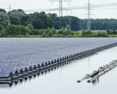 Nieuwe lasertechnologie voor efficiënte recycling van zonnepanelen ontwikkeld in Nederland