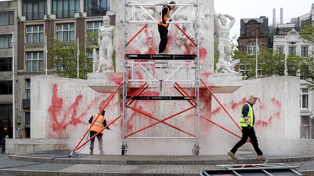 Politici veroordelen bekladding van Nationaal Monument op de Dam in Amsterdam