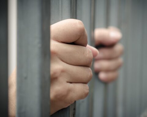 Politie arresteert 35-jarige man na dood van jeugdvoetballeider in sloot in Herpen