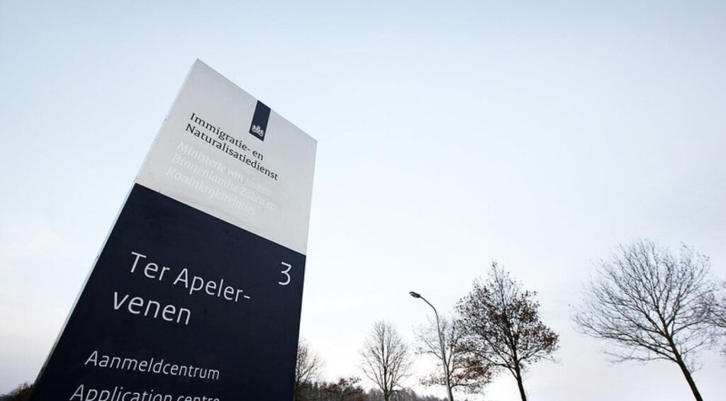 Politie beëindigt ongeauthoriseerd protest bij asielcentrum Ter Apel; twee arrestaties