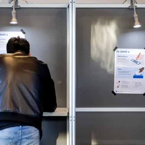 Raad van State: uitsluiting van politieke partijen te voorbarig, verder maatschappelijk debat nodig