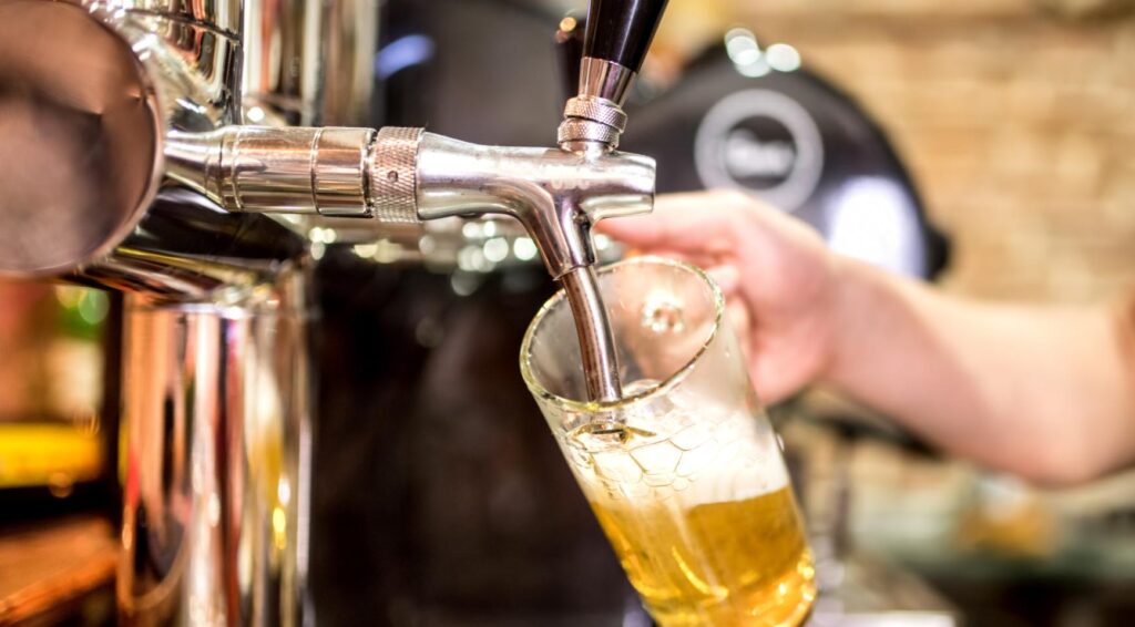 Rechters in Rotterdam wijzen bijna €19.000 schadevergoeding toe aan ziek gemelde werknemer