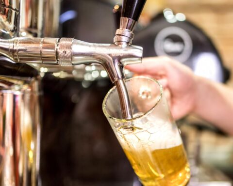 Rechters in Rotterdam wijzen bijna €19.000 schadevergoeding toe aan ziek gemelde werknemer