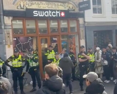 Royal Pop-horloge keert voorlopig niet terug in Swatch-winkels na chaos in Nederland