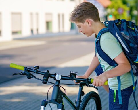 Slechts 1 op de 4 Nederlandse kinderen fietst dagelijks naar school, zeggen onderzoekers