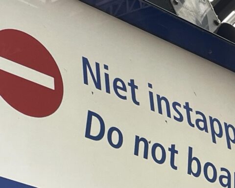 Staking in het openbaar vervoer Nederland verhindert forenzen op 24 juni