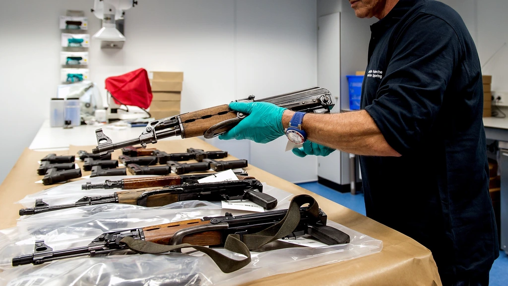 Steeds meer invloed van criminele netwerken op vastgoed, transport, zorg en detailhandel in Nederland