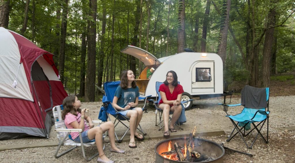 Temperaturen rond de 30°C dit vakantieweekend; drukte verwacht tijdens de avondspits