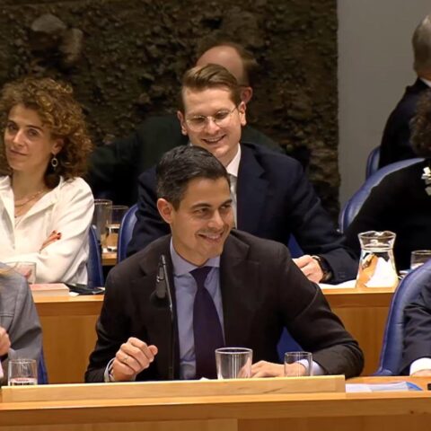 Topambtenaren roepen Nederlandse regering op om socialmediaplatform X te verlaten