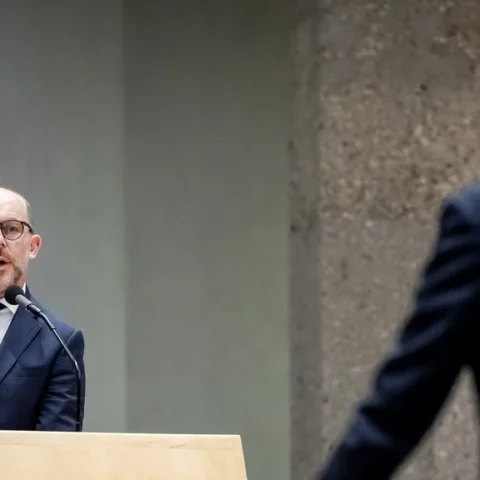 Tweede Kamer plaatst opnieuw asielwetten op agenda voor versnelde behandeling