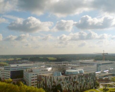 Utrecht University cancels meeste examens na brand in datacenter, gebouwen heropenen maandag