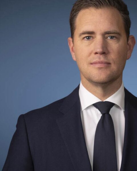 Vakbonden en werkgevers voeren informele gesprekken over arbeidsmarktdeal en sociale zekerheidsverlagingen