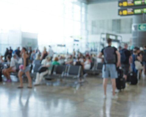 Vluchtkosten in Europa stijgen met 13% in een jaar, treinreizen blijven goedkoper op veel routes