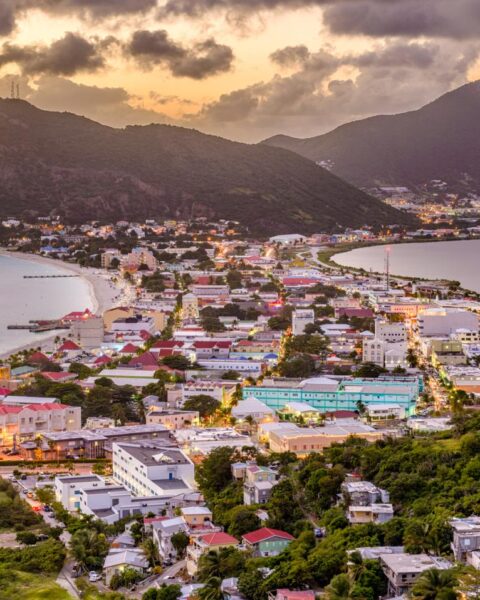 Voormalig parlementslid van Sint Maarten en broer gearresteerd op verdenking van mishandeling