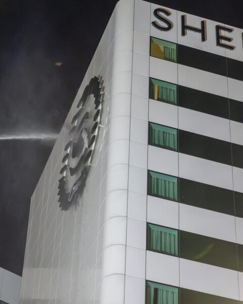 Vuur breekt uit in Sheraton hotel logo bij Schiphol, evacuatie in gang gezet