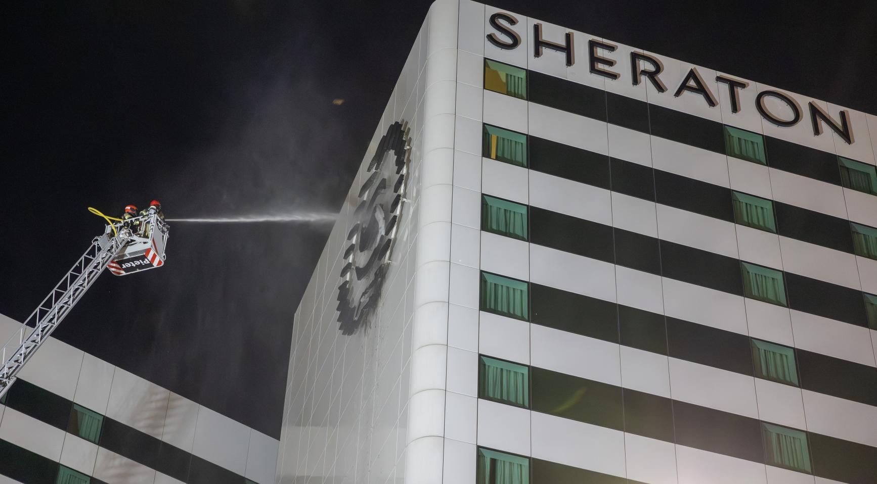 Vuur breekt uit in Sheraton hotel logo bij Schiphol, evacuatie in gang gezet