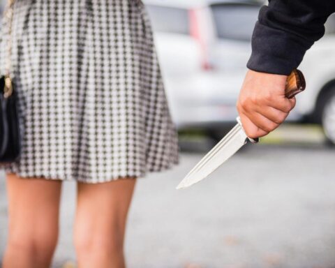 Wapencriminaliteit onder jonge verdachten op hoogste niveau in jaren; Beleidsmaatregelen falen, zeggen deskundigen