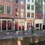 Weinig toezicht op arbeidsomstandigheden van sekswerkers; uitbuiting algemeen verbreid