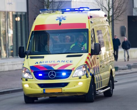 Ziekenhuizen testen thuisbehandeling om pijnlijke transport voor oudere patiënten te voorkomen