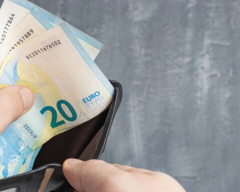 Aantal mensen met een uitkering in Nederland stijgt naar 411.000