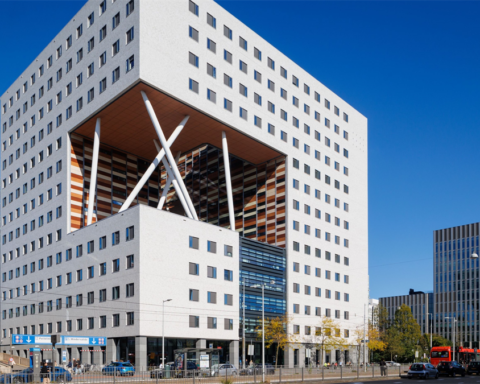 Amsterdam UMC sluit ziekenhuisgebouwen aan Amsterdam Zuidas en concentreert patiëntenzorg in Zuidoost