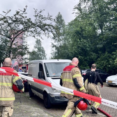 Appartementencomplex in Amsterdam onbeschadigd na explosie; woningcorporatie "geschokt"