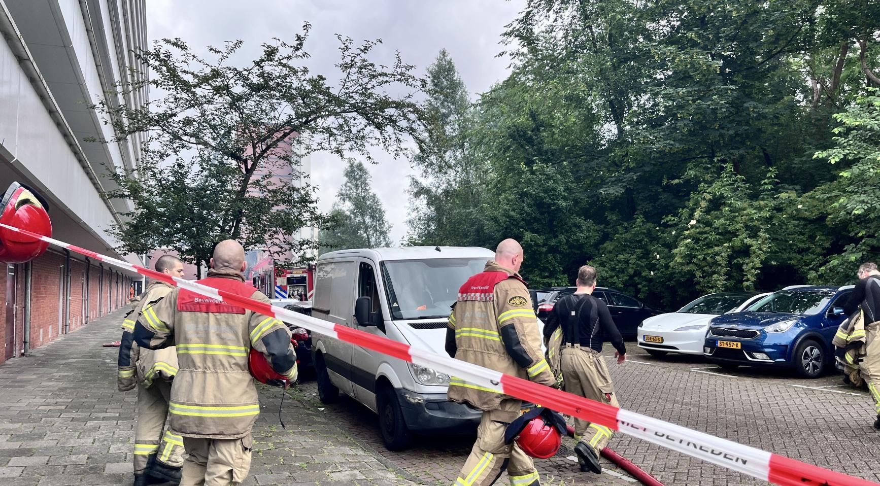 Appartementencomplex in Amsterdam onbeschadigd na explosie; woningcorporatie "geschokt"