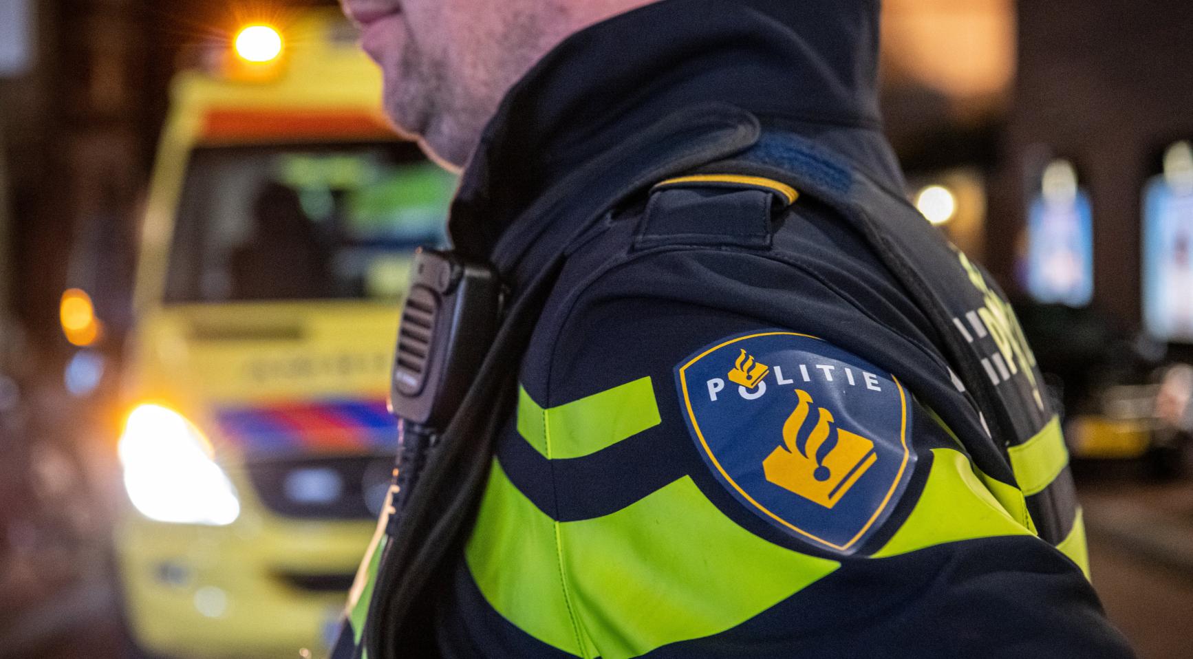 Boom valt op auto in Boxtel, bestuurder omgekomen; hagel verwoest camping in Raamdonks