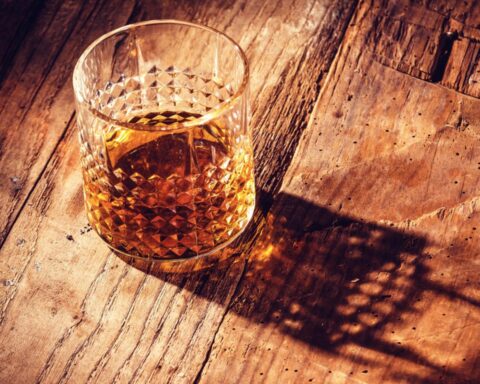 Een enkele alcoholische drank verhoogt kans op kanker, verslaving en hersenschade: studie