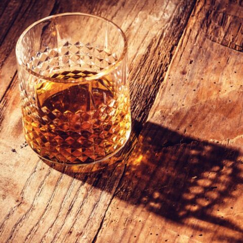 Een enkele alcoholische drank verhoogt kans op kanker, verslaving en hersenschade: studie