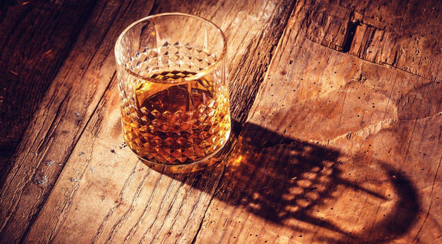 Een enkele alcoholische drank verhoogt kans op kanker, verslaving en hersenschade: studie