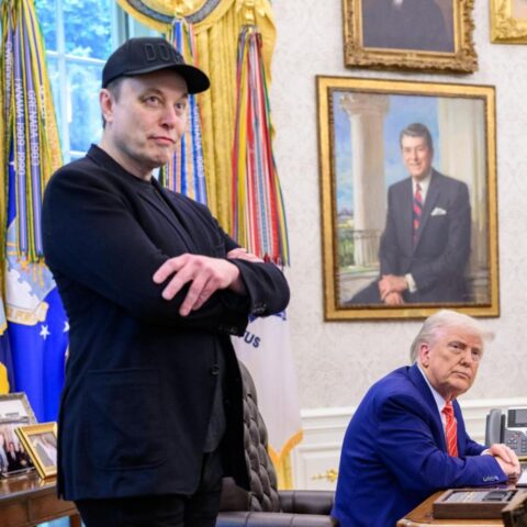 Elon Musk wordt eerste miljardair ooit, rijker dan 46% van de wereldbevolking samen