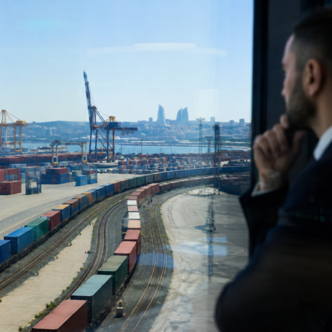Azerbeidzjan versterkt rol als strategische transit-hub in Middencorridor ten koste van Russische invloed