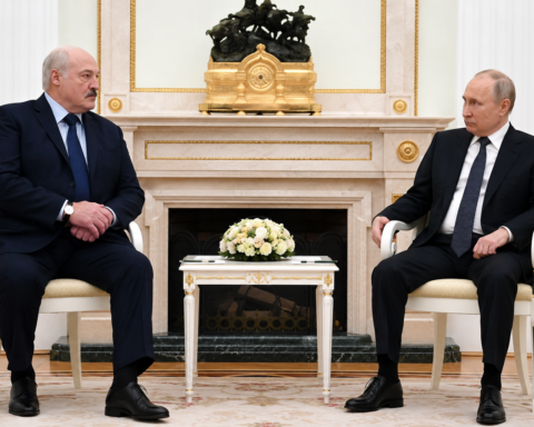 Poetin eist van Lukashenko deelname Wit-Rusland aan oorlog tegen Oekraïne, meldt WSJ