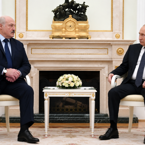 Poetin eist van Lukashenko deelname Wit-Rusland aan oorlog tegen Oekraïne, meldt WSJ