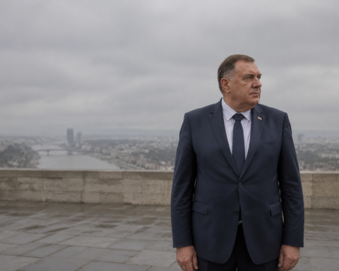 Dodik prijst Poetins 'wijsheid' in Oekraïne-oorlog en bedreigt daarmee Europese stabiliteit