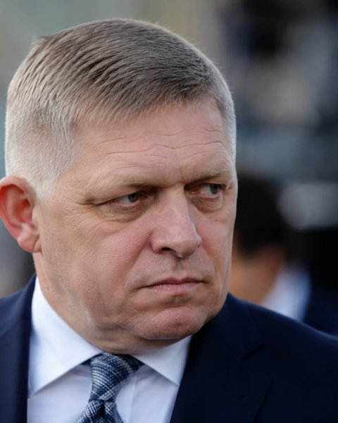 Slowaakse premier Fico wil dat delegatie naar NAVO-top zonder mandaat voor steun aan Oekraïne