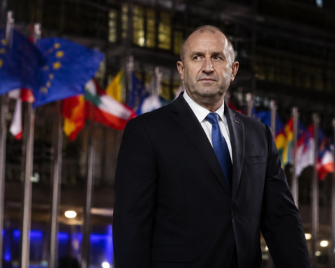 Bulgaarse premier Radev weigert EU-sancties te steunen die economie of energiesector schaden