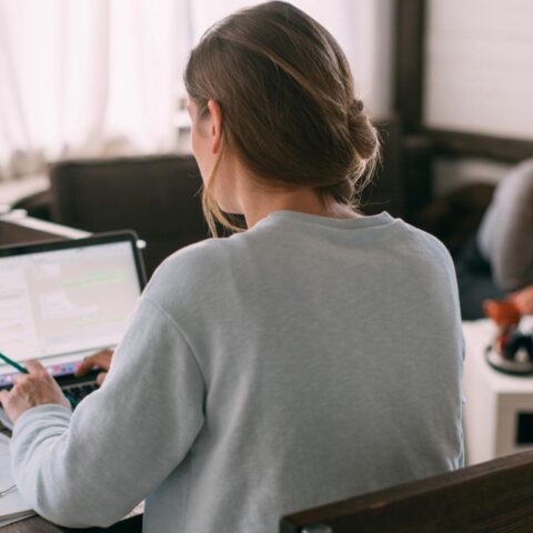 Flexibele arbeid groeit met 63.000 terwijl 88.000 zzp'ers het bijltje erbij neerleggen