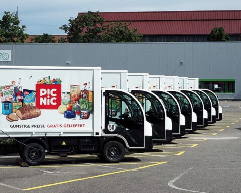 Geen airconditioning in bestelwagens terwijl Albert Heijn en Picnic bezorgers extreme hitte ervaren