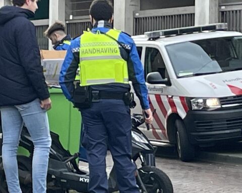 Gemeentelijke handhavers krijgen vanaf 1 juni de bevoegdheid om minderjarigen te waarschuwen en door te verwijzen