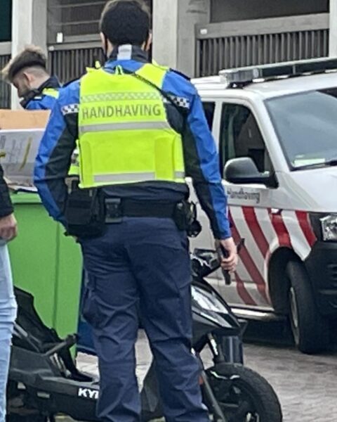 Gemeentelijke handhavers krijgen vanaf 1 juni de bevoegdheid om minderjarigen te waarschuwen en door te verwijzen