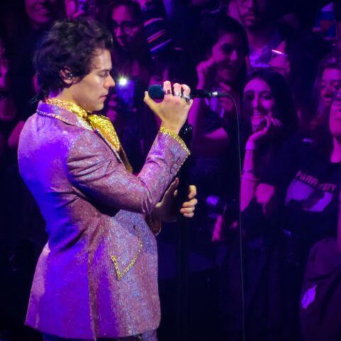 Harry Styles bedankt Amsterdam in krant na recordaantal optredens in Johan Cruijff ArenA