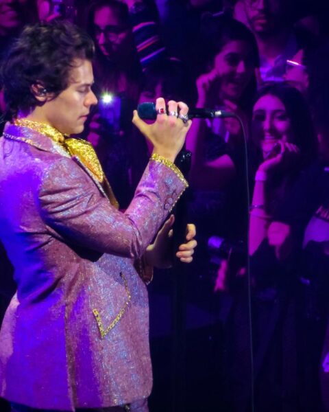 Harry Styles bedankt Amsterdam in krant na recordaantal optredens in Johan Cruijff ArenA