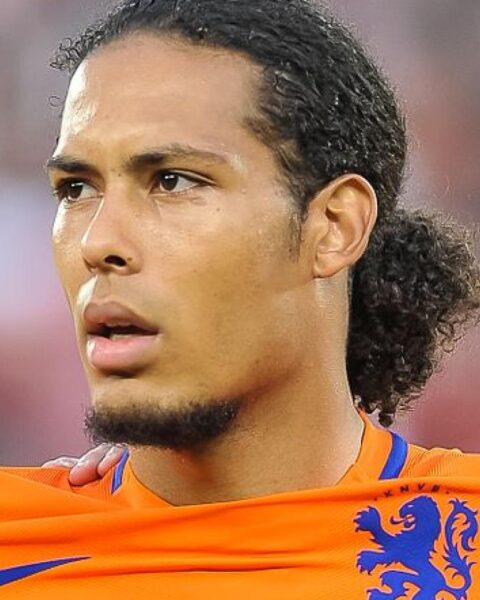 Instagram aangeklaagd om illegale gokadvertenties met Virgil van Dijk en Ronaldo