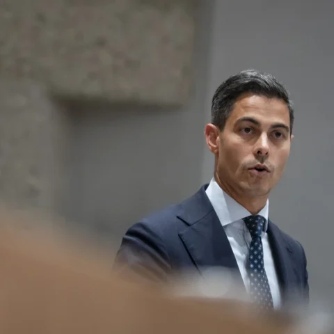 Jetten bereid om 'eventueel' bezuinigingen op sociale zekerheid te verlagen