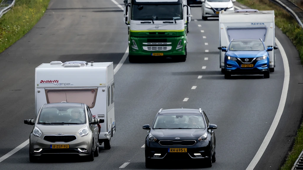 Kabinet bereikt doel om 500 regels te schrappen niet, minister blijft positief over voortgang